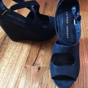 Black wedges!